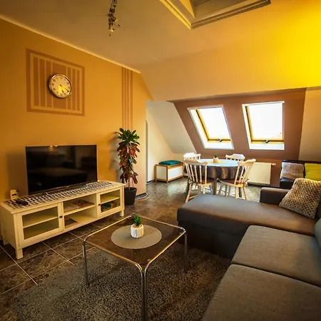 Tiffany Apartman Romantic Lodge