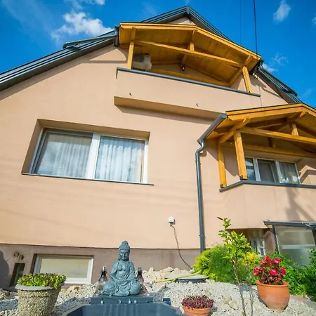 Lodge Tiffany Apartman Romantic Jeno